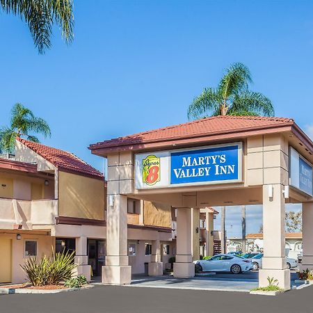 Super 8 By Wyndham Oceanside Marty'S Valley Inn Dış mekan fotoğraf