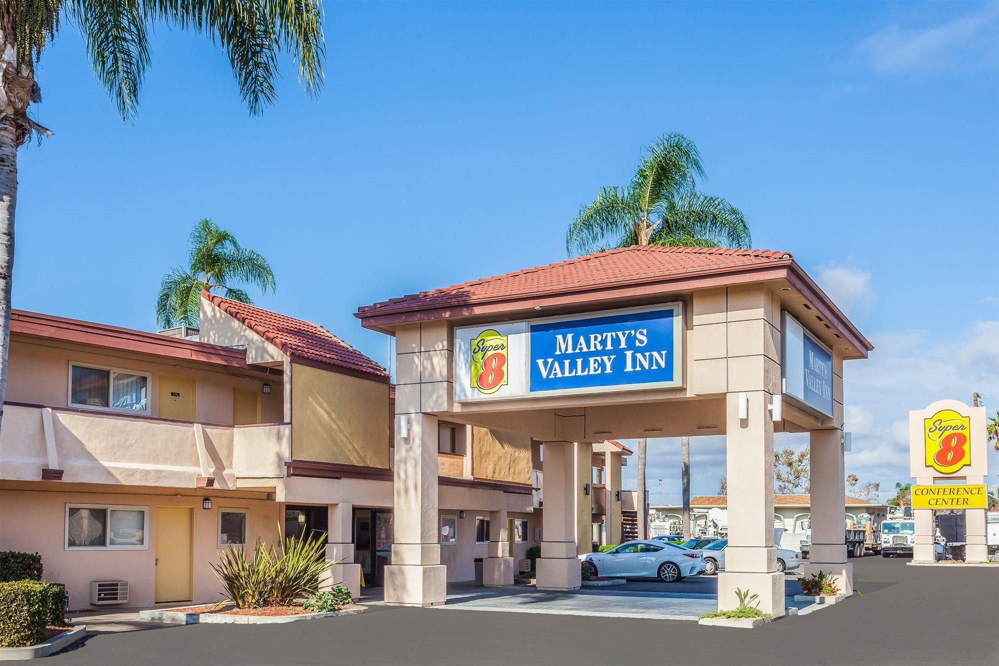 Super 8 By Wyndham Oceanside Marty'S Valley Inn Dış mekan fotoğraf