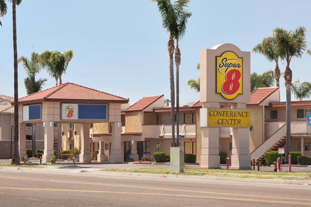 Super 8 By Wyndham Oceanside Marty'S Valley Inn Dış mekan fotoğraf