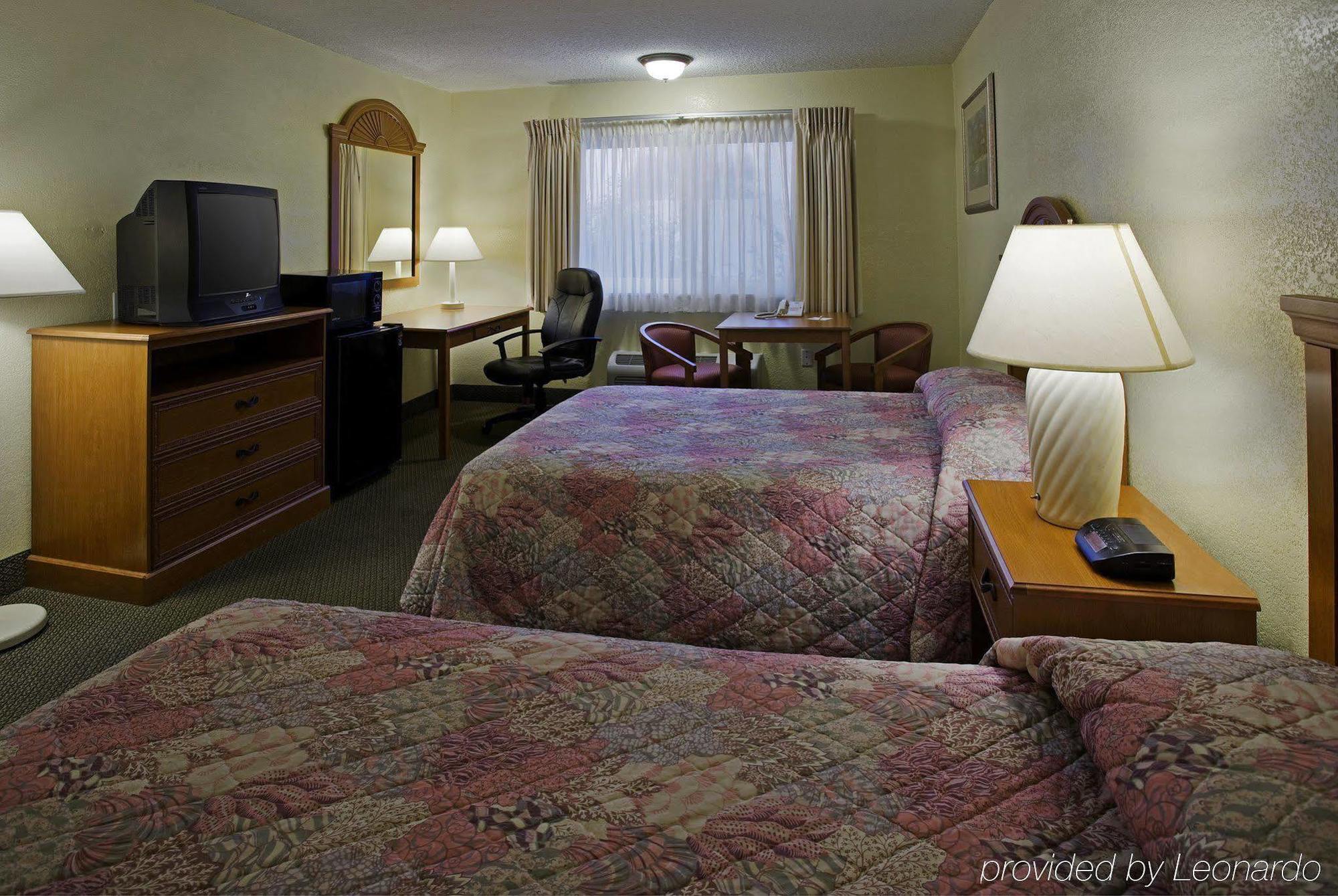Super 8 By Wyndham Oceanside Marty'S Valley Inn Oda fotoğraf