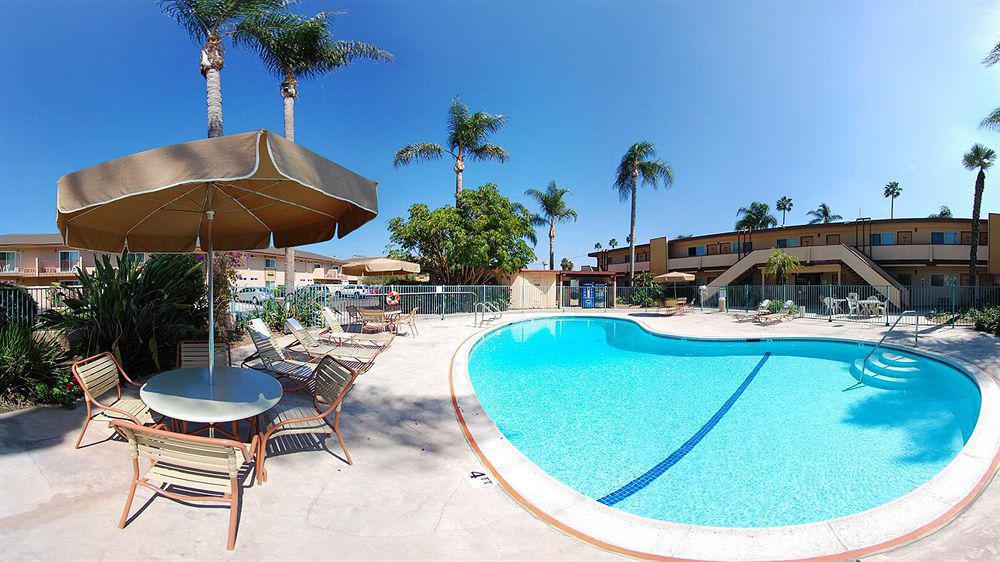 Super 8 By Wyndham Oceanside Marty'S Valley Inn Dış mekan fotoğraf